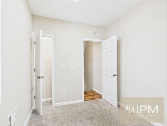Building Photo - Available Now! Charming 3 Bedroom, 2 Bath ...
