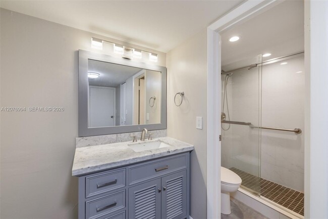 Building Photo - 20500 W Country Club Dr