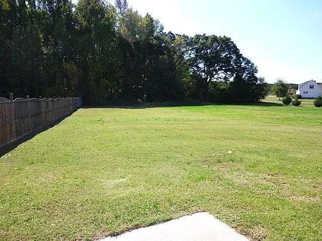 Building Photo - 642-640 Clover Ave