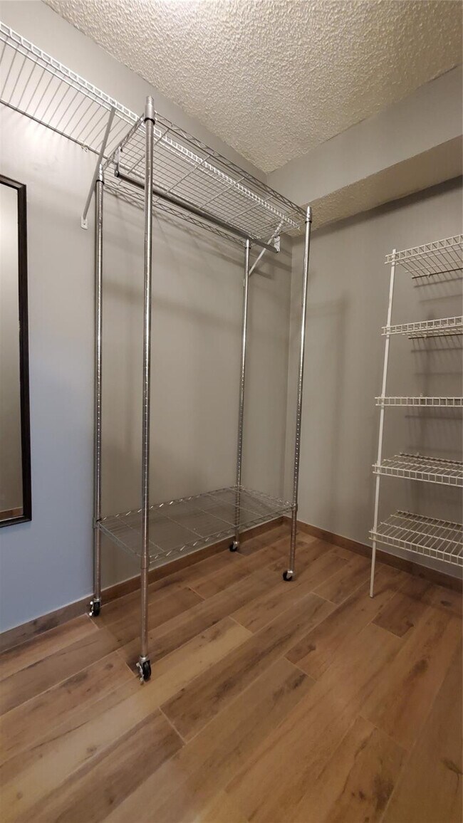 Building Photo - 3831 Cocoplum Cir