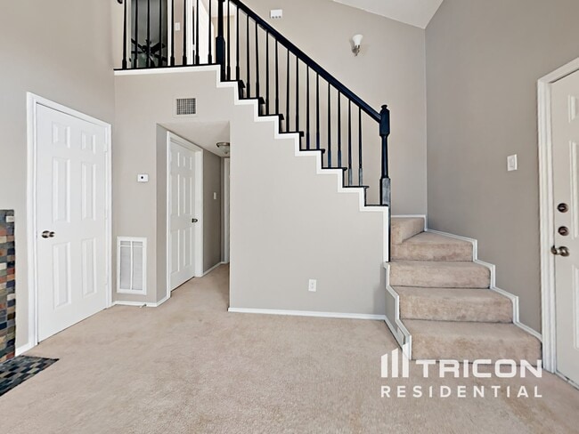 Building Photo - 6701 Silver Sage Dr