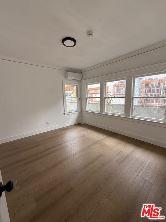 Building Photo - 4501 S Budlong Ave