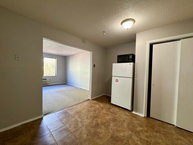 Building Photo - 289 Main Ave