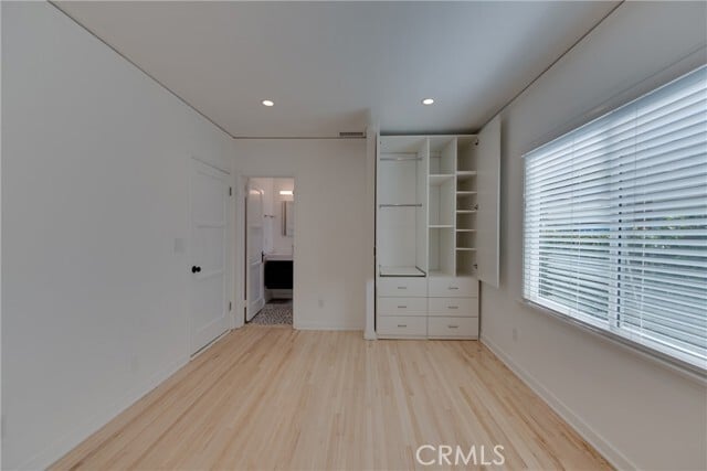 Building Photo - 1040 Havenhurst Dr