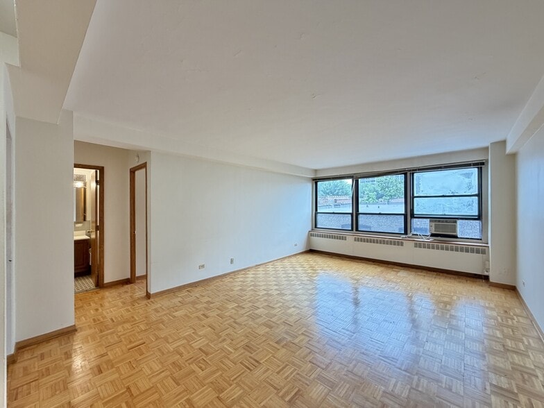 Building Photo - 4180 N Marine Dr