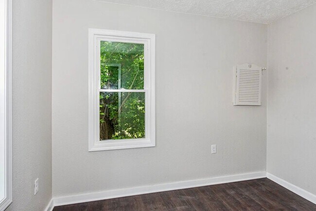 Building Photo - 1226-1222 Shakespeare Ave