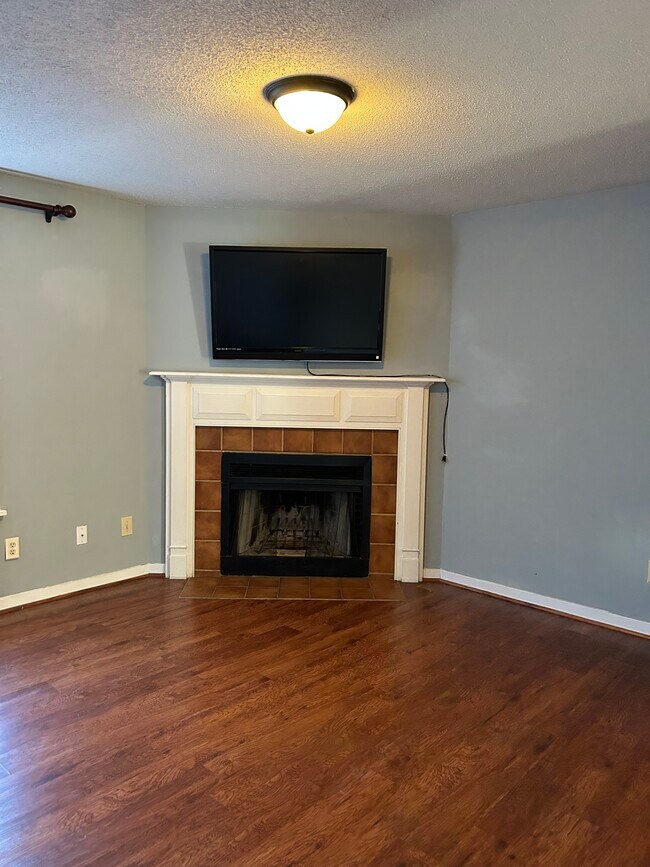 Building Photo - 2905 Cathedral Ln