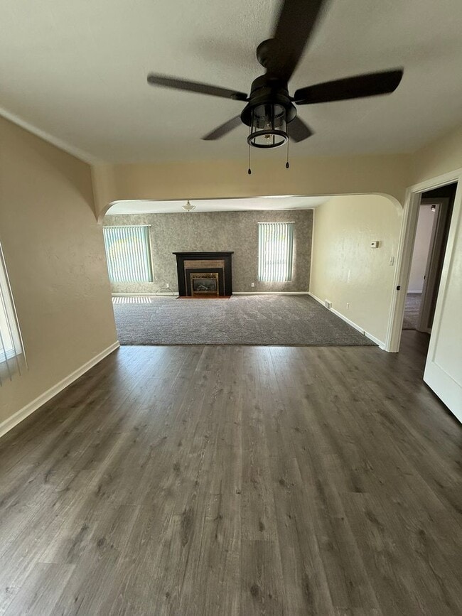 Building Photo - Newly Remodeled 3 Bed/2 Bath in North Bend