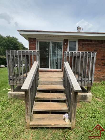 Primary Photo - 500 Skyline Dr