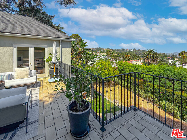 Building Photo - 6248 Scenic Ave