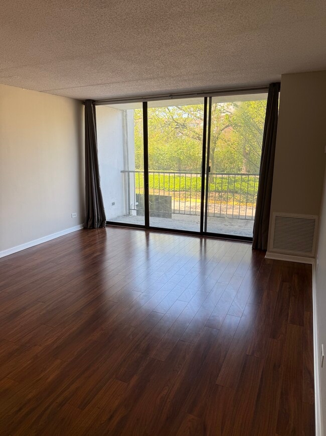 Building Photo - 2015 S Finley Rd