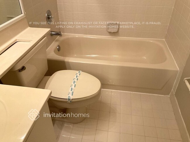 Building Photo - 2450 NW 72nd Ave