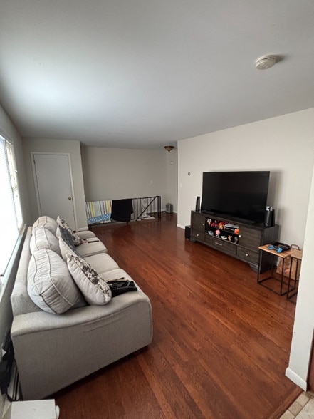 Building Photo - 232 N 9th St