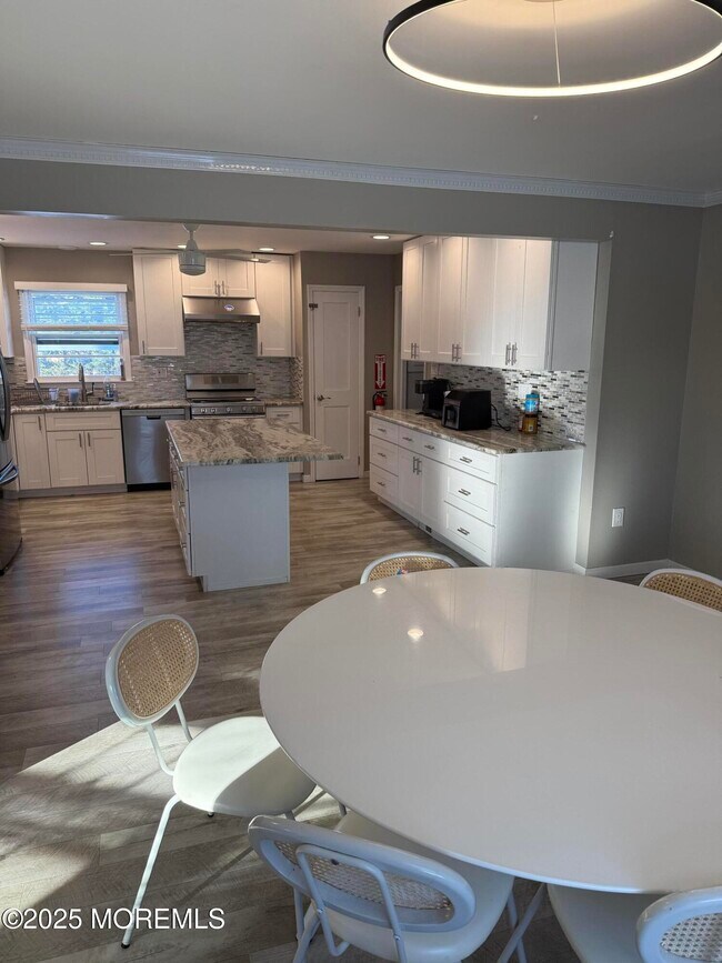 Building Photo - 1 Michaels Ct