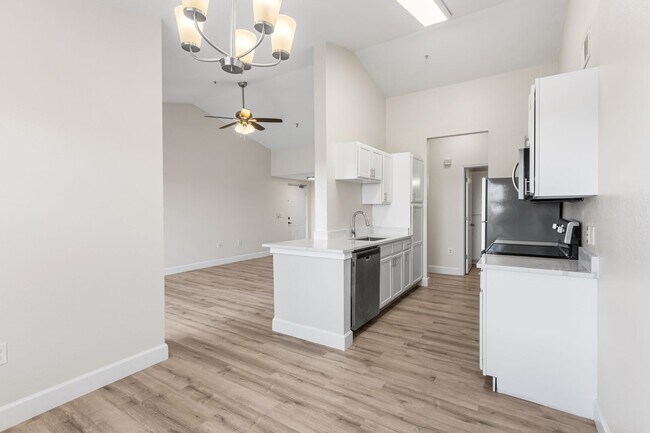 Building Photo - ** FAIRWAY PRESERVE ** 1 BED / 1 BATH CONDO - PET OK! - LAKE VIEW - NORTH NAPLES - ANNUAL RENTAL