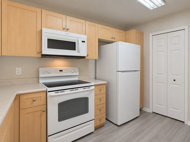 Building Photo - 671 Meakanu Ln