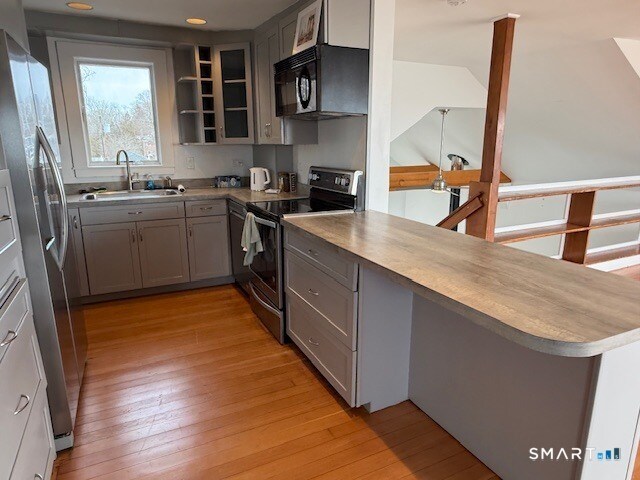 Building Photo - 3 Gold St