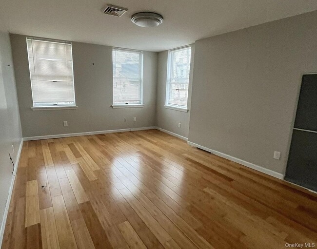 Building Photo - 51 Greenwich Ave