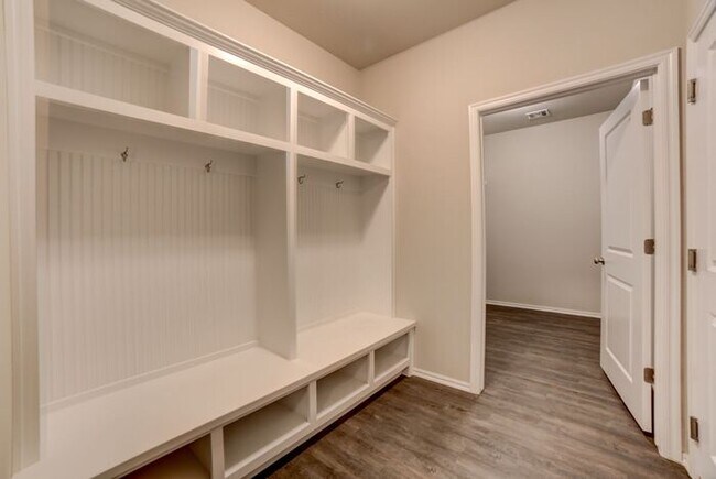 Building Photo - 3/2/2 Brand New Luxury Patio Home