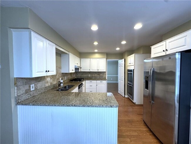 Building Photo - 5338 Roberts Dr