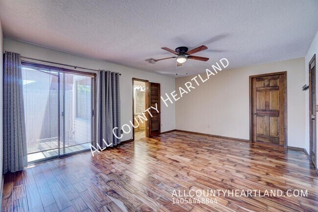 Building Photo - 10408 Casa Linda