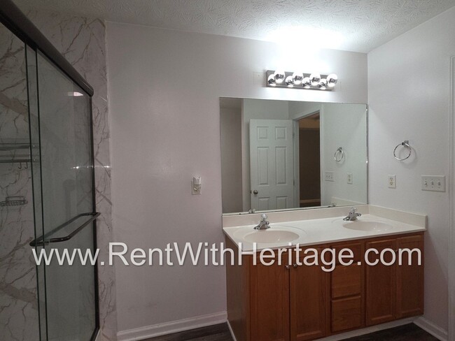 Building Photo - Immaculate 5-bedroom, 3-bath home in the Cedar Mountain Park subdivision in Douglasville, GA.