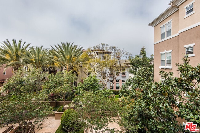 Building Photo - 13075 Pacific Promenade