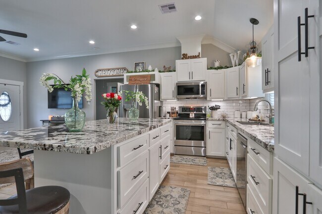 Building Photo - 13202 Cardin Ln