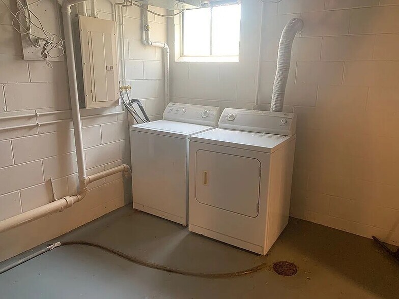 Washer/Dryer in Basement - 101 W 19th Ave