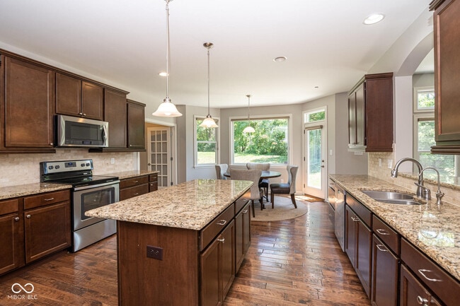 Building Photo - 10599 Geist View Dr