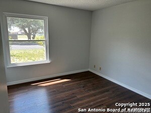 Building Photo - 5622 Frst Lk St