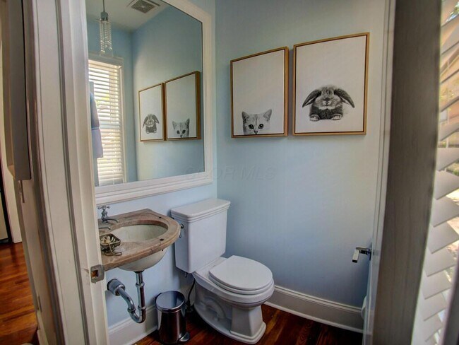 Building Photo - 95 Hull Aly