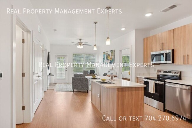 Building Photo - 14801 Statesville Rd