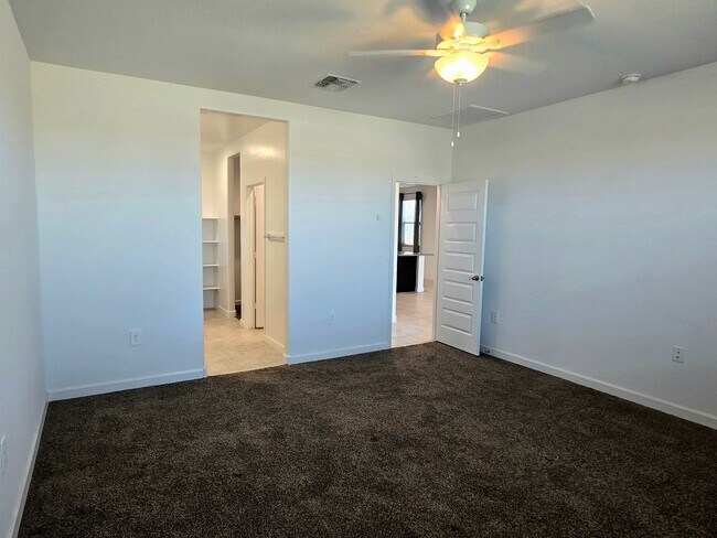 Building Photo - 3-bedroom home In Superstition Vistas, just 2 years new