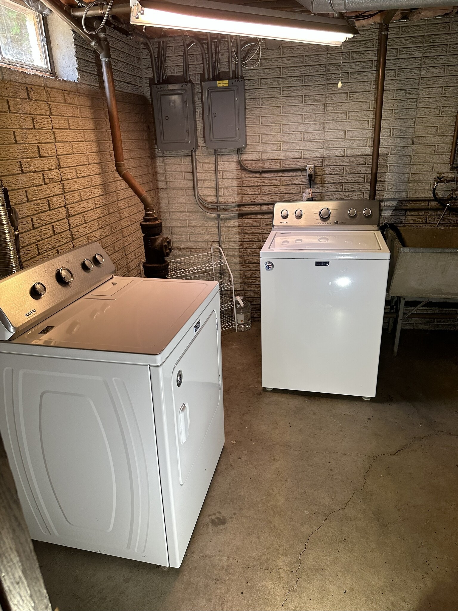Laundry - 1331 Martha Washington Dr
