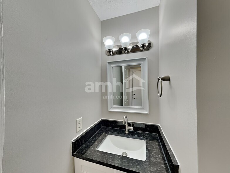 Building Photo - 6463 Winchester Highlands Dr