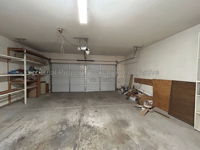 Building Photo - 5943 W Drake Ct