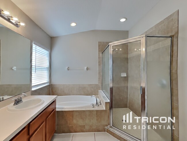 Building Photo - 15412 Shoal Haven Pl