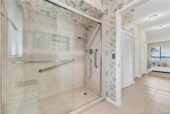 Building Photo - 2560 NW Seagrass Dr
