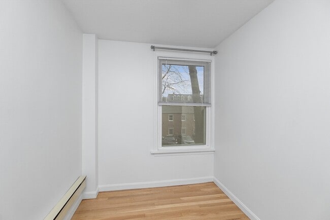 Building Photo - 16R Union St