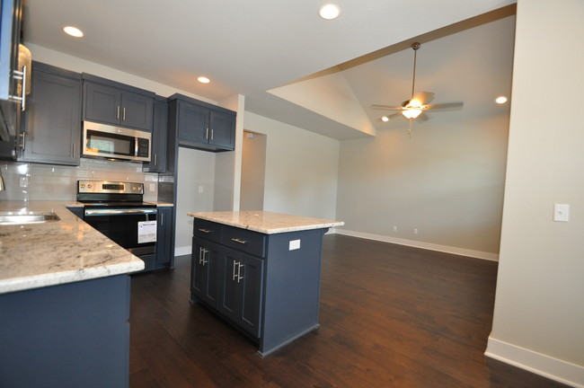 Building Photo - 2035 S Florida Way