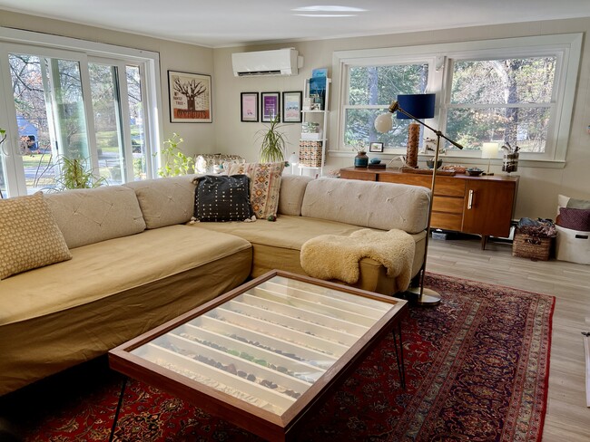 Den/Office (2 daybeds) - 7 Gleason St