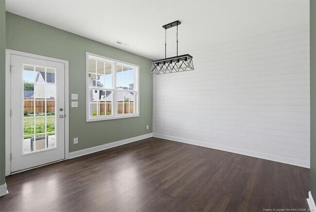 Building Photo - 1717 Stackhouse Dr