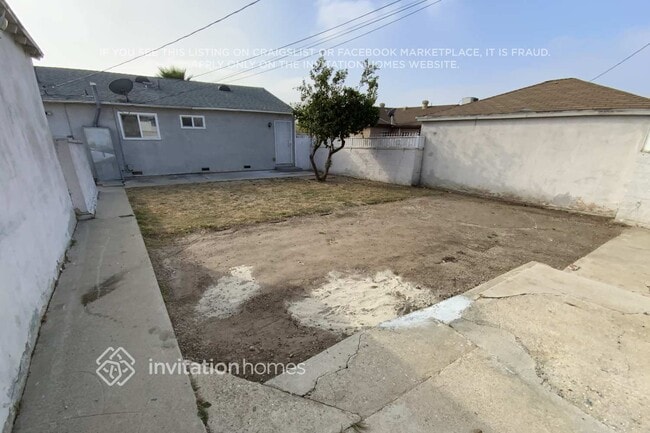 Building Photo - 1623 W 110th St