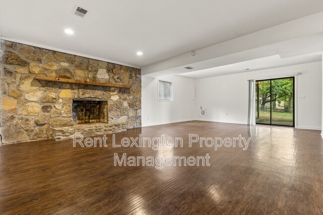 Building Photo - 2025 Langhorne Dr