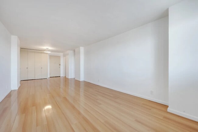 Building Photo - 39-65 52nd St-10E