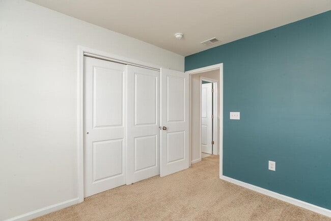 Building Photo - 5700 Redgum Dr