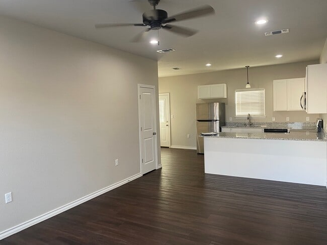 Building Photo - 3478-3478 Brooke Pl