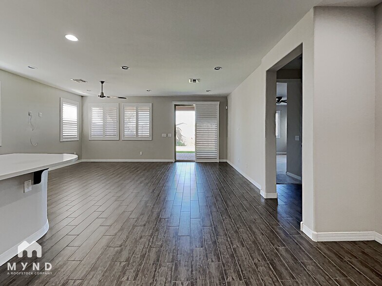 Building Photo - 10106 E Tamery Ave