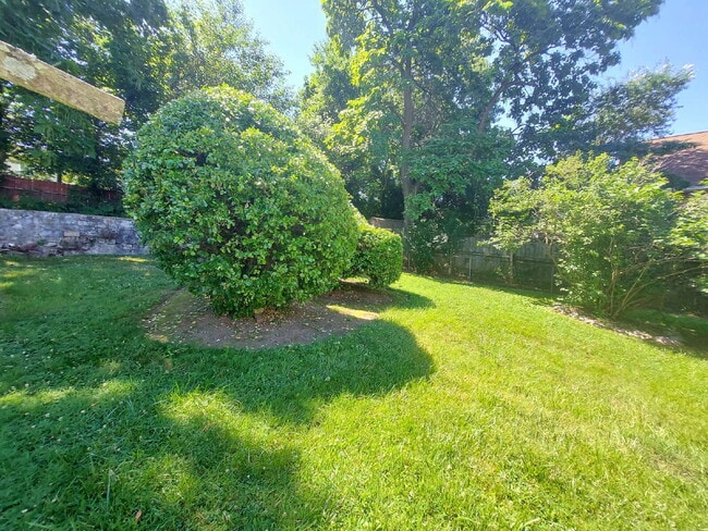 Building Photo - "Charming 1-Bed Oasis with 2 Full Baths in Fairmount Heights – 828 Sq Ft of Comfort!"